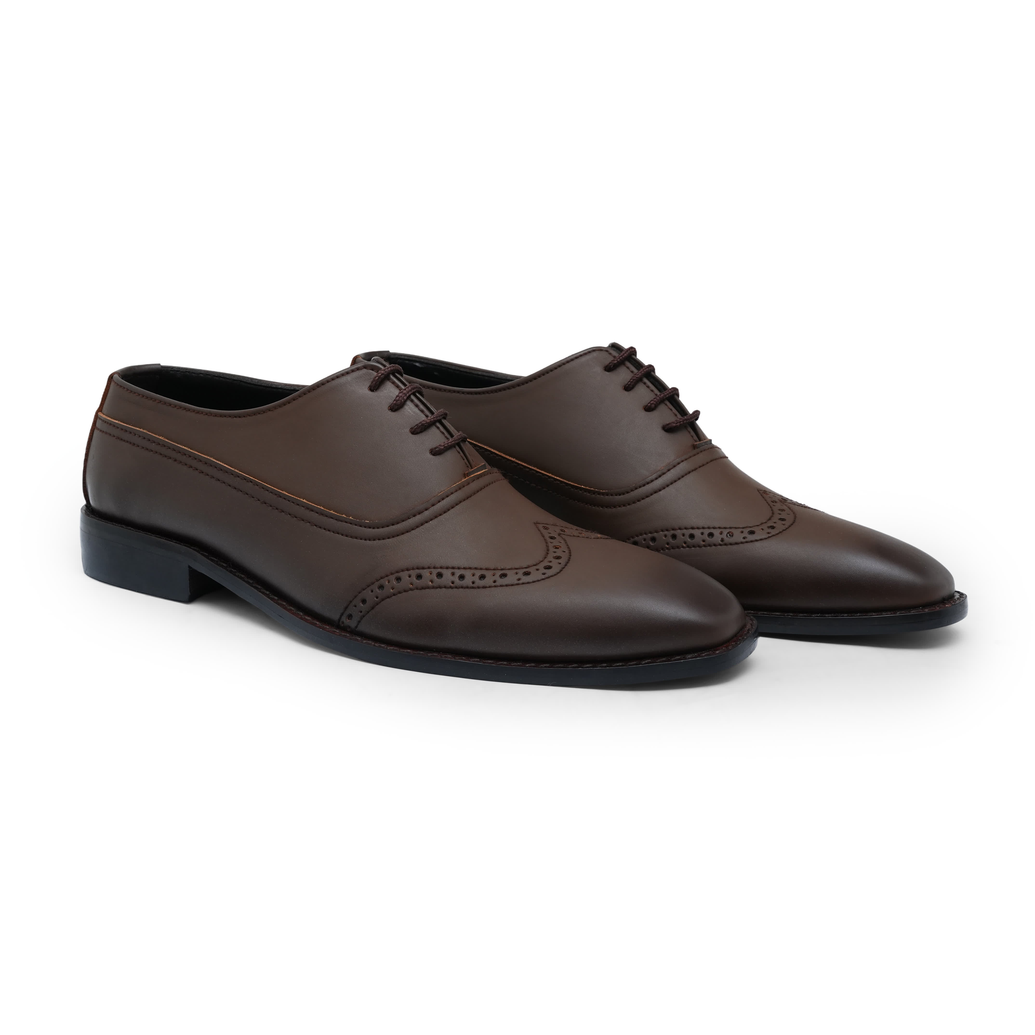 Gentlemen Wing-tip brogue shoes