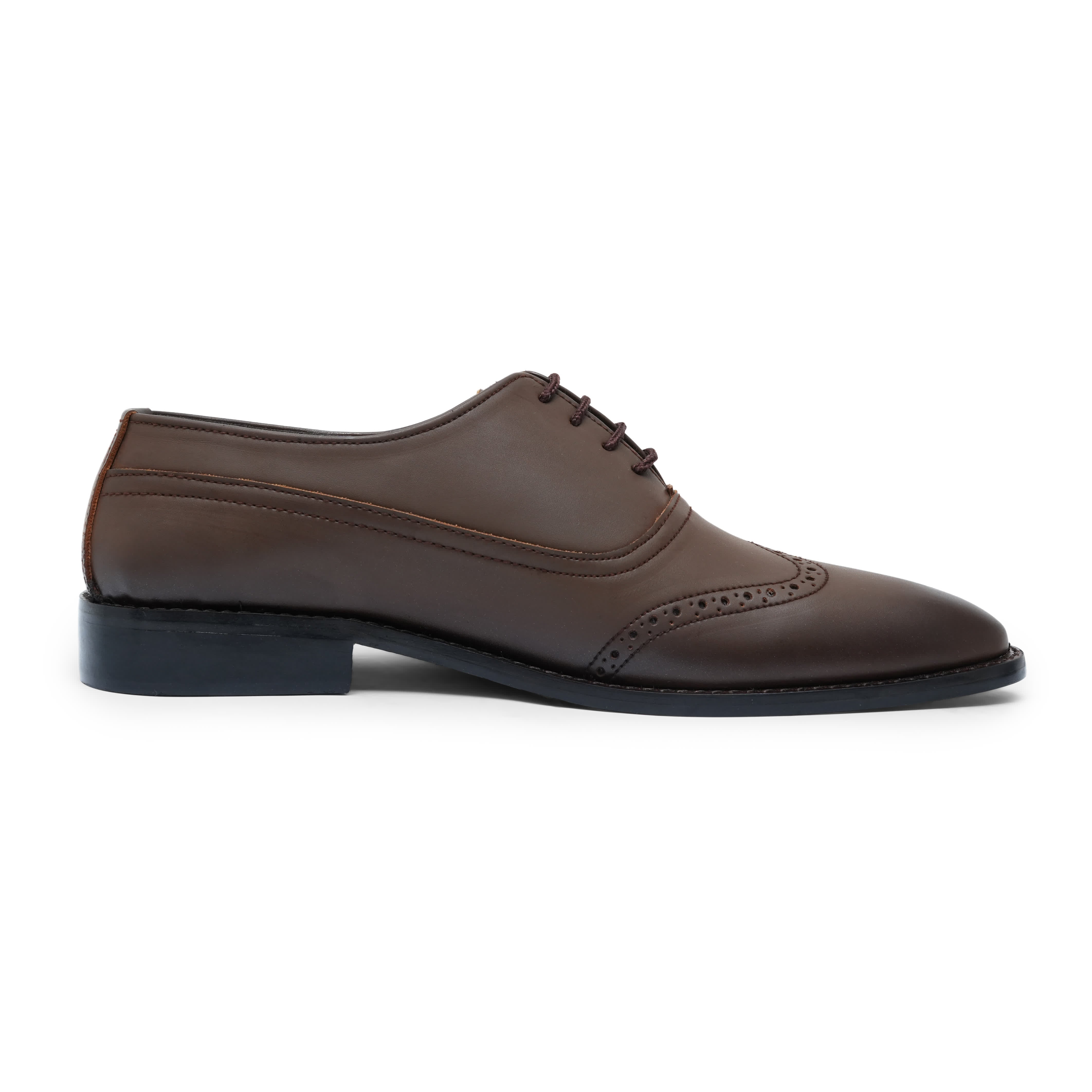 Gentlemen Wing-tip brogue shoes